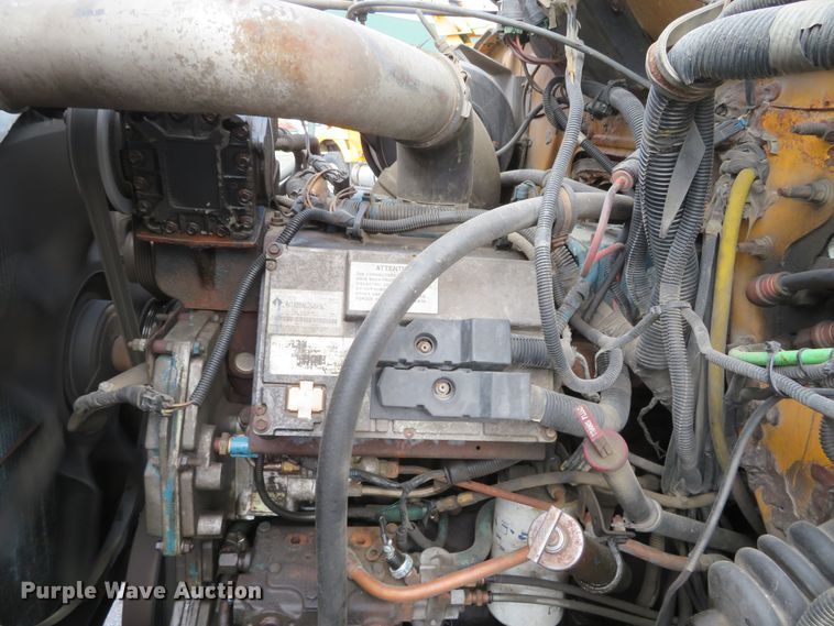 image for item DH0522 2002 International 4900  dump truck