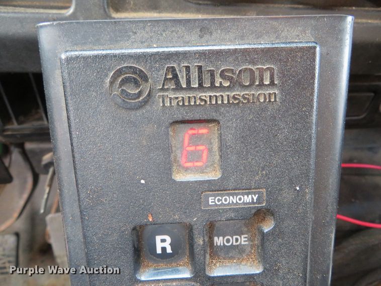 image for item DH0522 2002 International 4900  dump truck