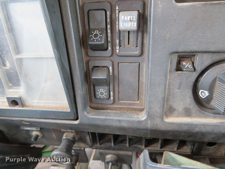 image for item DH0522 2002 International 4900  dump truck