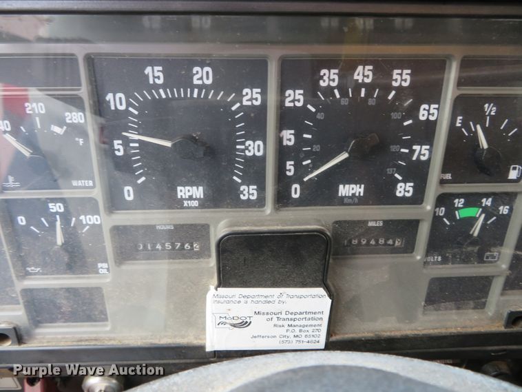 image for item DH0522 2002 International 4900  dump truck