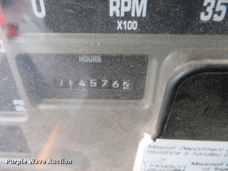 image for item DH0522 2002 International 4900  dump truck