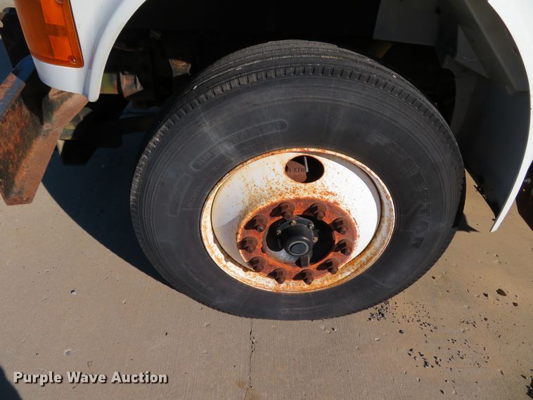 image for item DH0526 2000 International 4900  dump truck