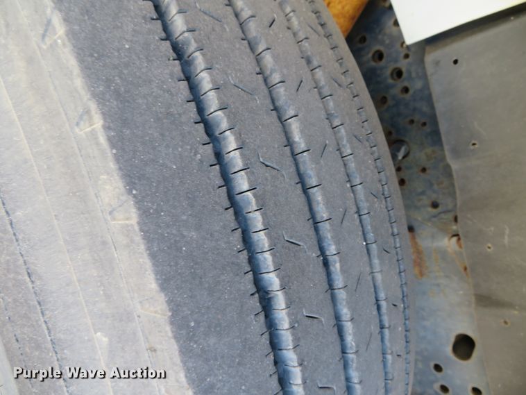 image for item DH0526 2000 International 4900  dump truck