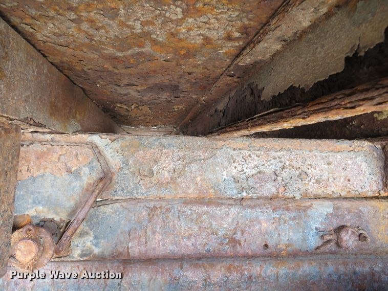 image for item DH0526 2000 International 4900  dump truck