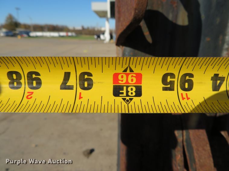 image for item DH0526 2000 International 4900  dump truck