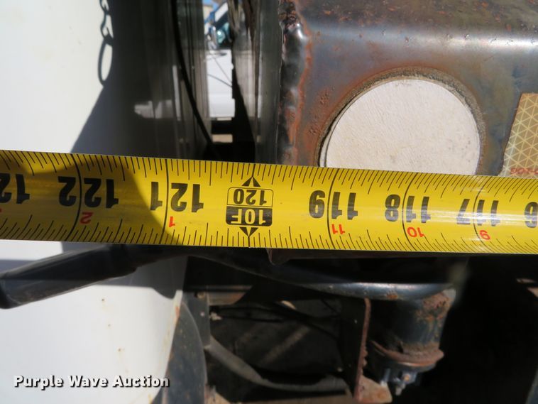 image for item DH0526 2000 International 4900  dump truck