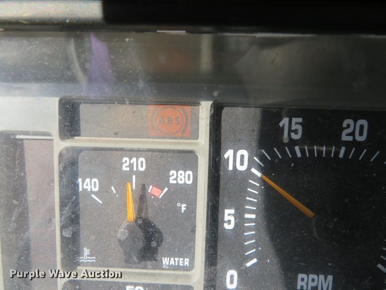 image for item DH0526 2000 International 4900  dump truck