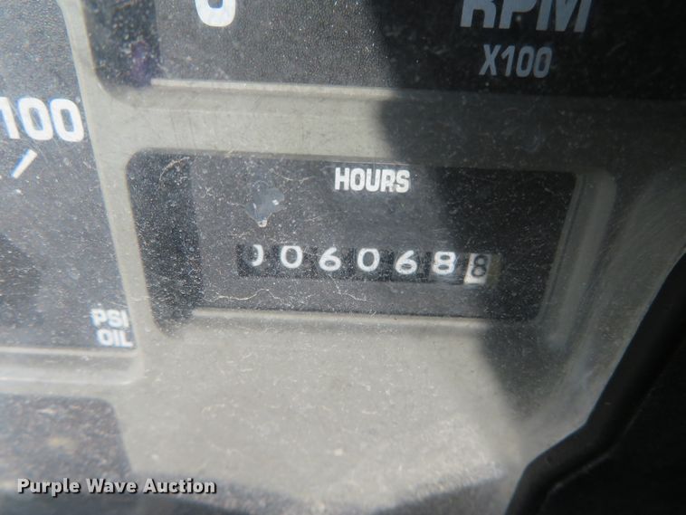 image for item DH0526 2000 International 4900  dump truck