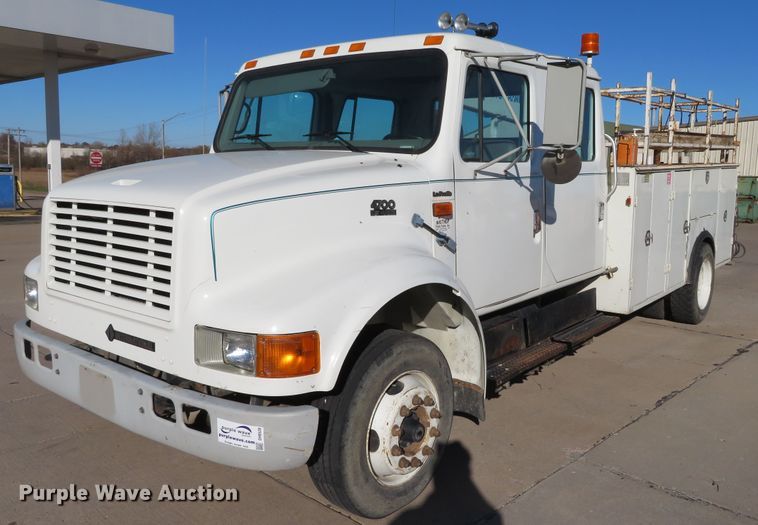 image for item DH0528 1998 International 4700  utility truck with crane