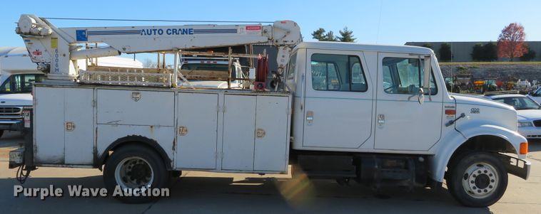 image for item DH0528 1998 International 4700  utility truck with crane