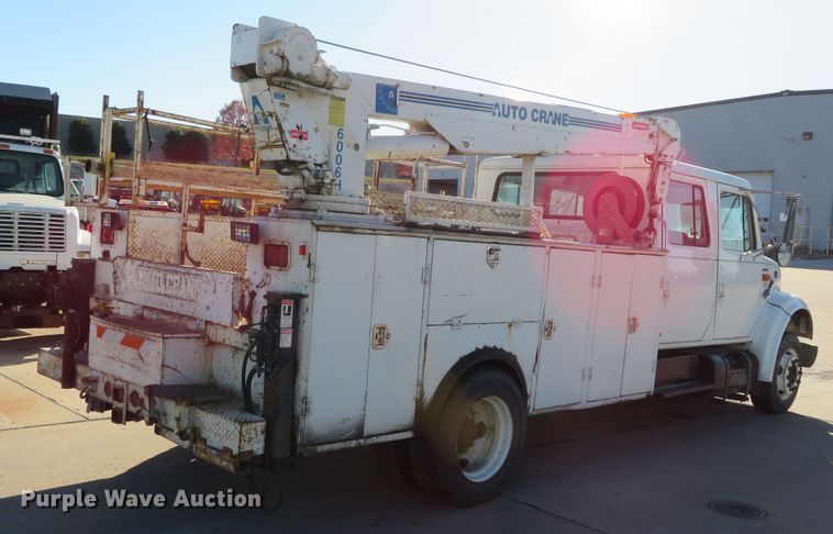 image for item DH0528 1998 International 4700  utility truck with crane