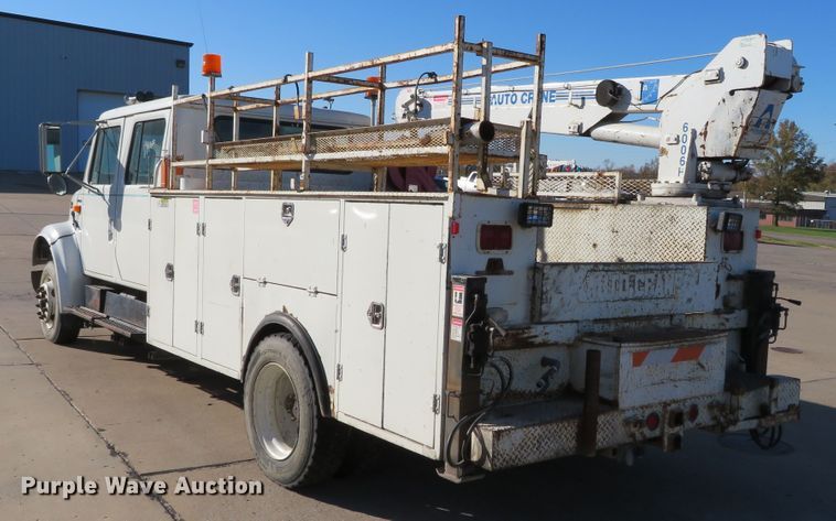 image for item DH0528 1998 International 4700  utility truck with crane