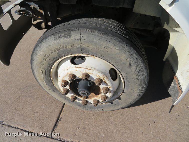 image for item DH0528 1998 International 4700  utility truck with crane