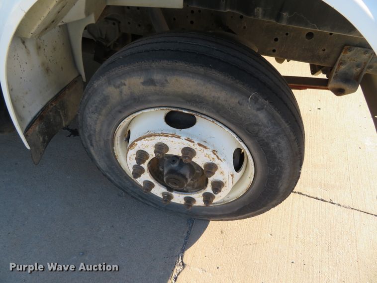 image for item DH0528 1998 International 4700  utility truck with crane