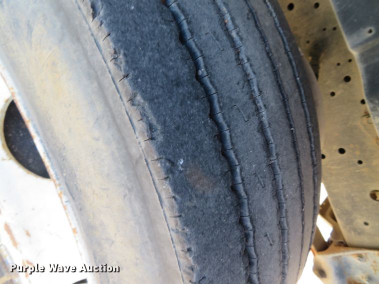 image for item DH0528 1998 International 4700  utility truck with crane