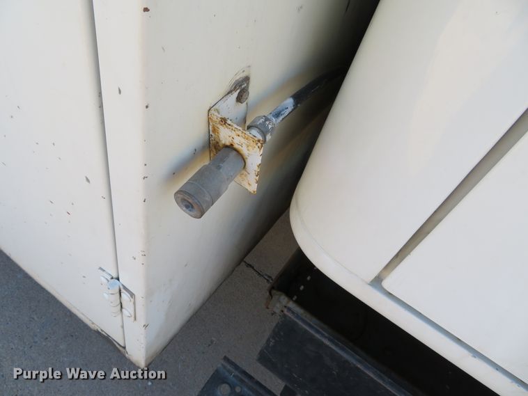 image for item DH0528 1998 International 4700  utility truck with crane