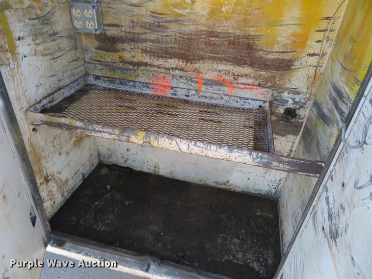 image for item DH0528 1998 International 4700  utility truck with crane