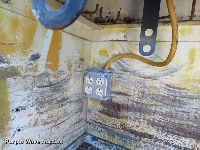 image for item DH0528 1998 International 4700  utility truck with crane