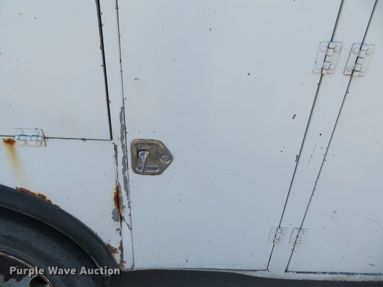 image for item DH0528 1998 International 4700  utility truck with crane