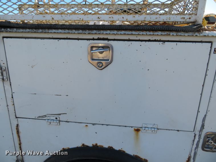 image for item DH0528 1998 International 4700  utility truck with crane