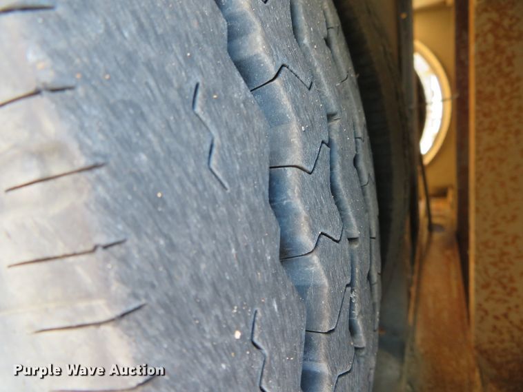 image for item DH0528 1998 International 4700  utility truck with crane