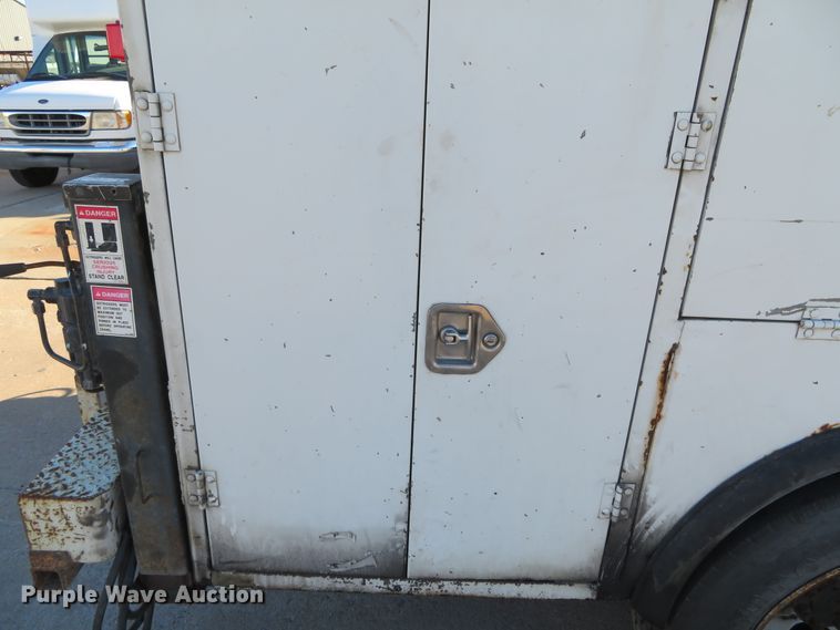 image for item DH0528 1998 International 4700  utility truck with crane