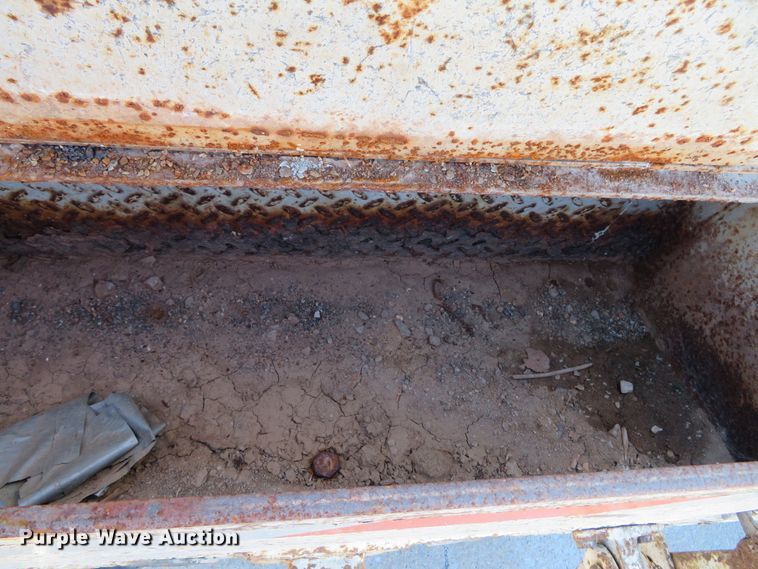 image for item DH0528 1998 International 4700  utility truck with crane