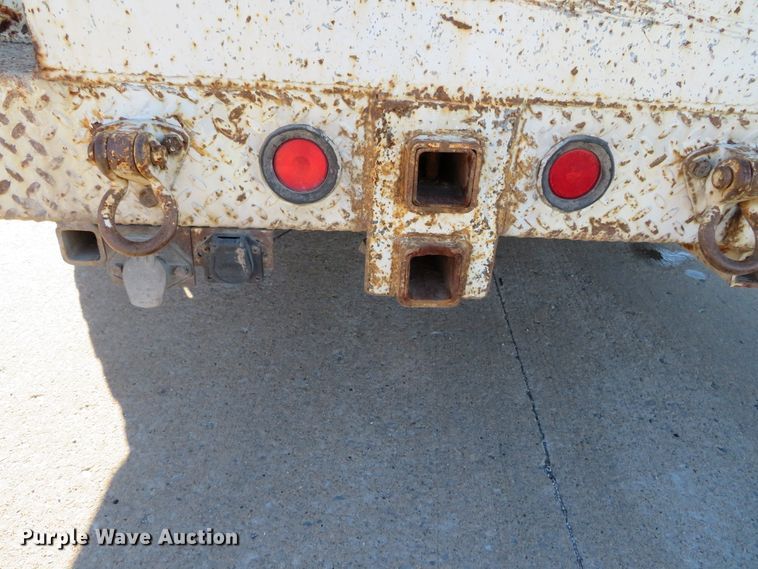 image for item DH0528 1998 International 4700  utility truck with crane