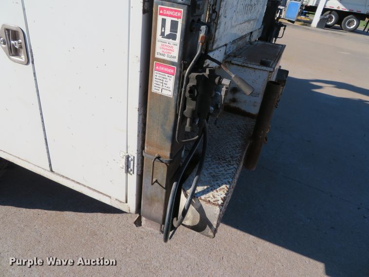 image for item DH0528 1998 International 4700  utility truck with crane