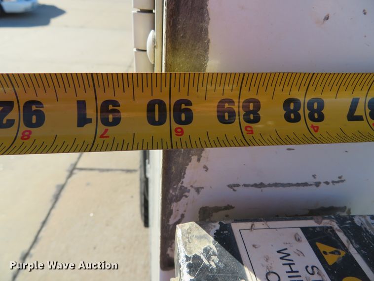 image for item DH0528 1998 International 4700  utility truck with crane