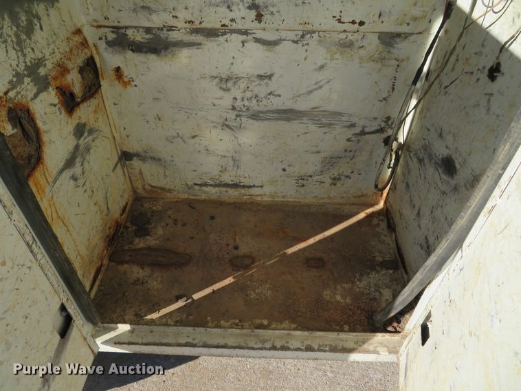 image for item DH0528 1998 International 4700  utility truck with crane