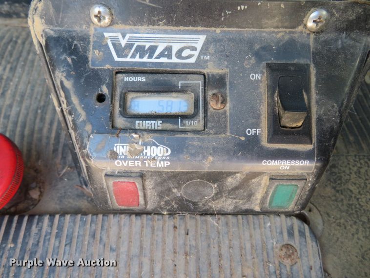 image for item DH0528 1998 International 4700  utility truck with crane