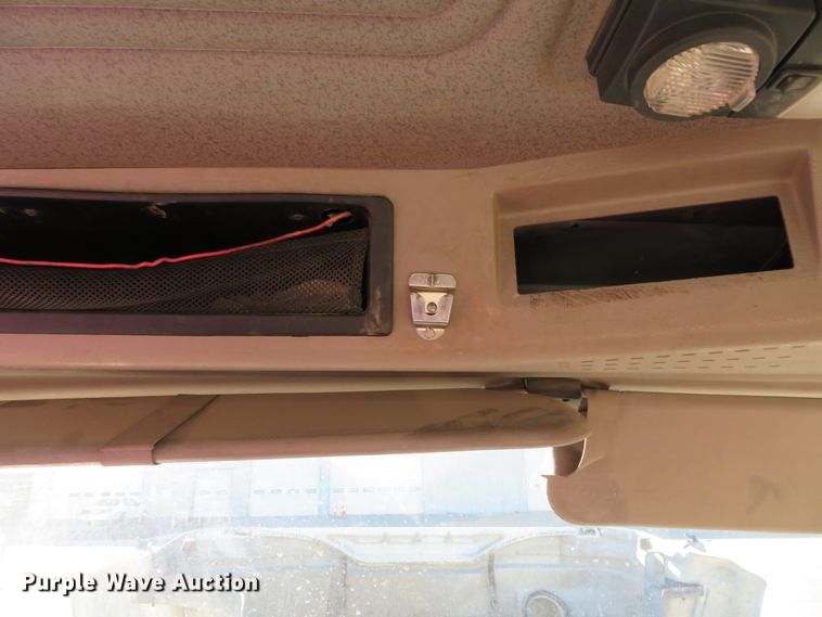 image for item DH0528 1998 International 4700  utility truck with crane