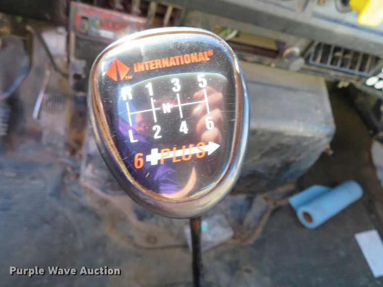 image for item DH0528 1998 International 4700  utility truck with crane