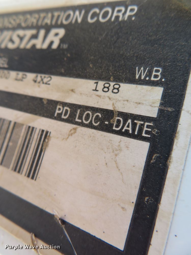 image for item DH0528 1998 International 4700  utility truck with crane