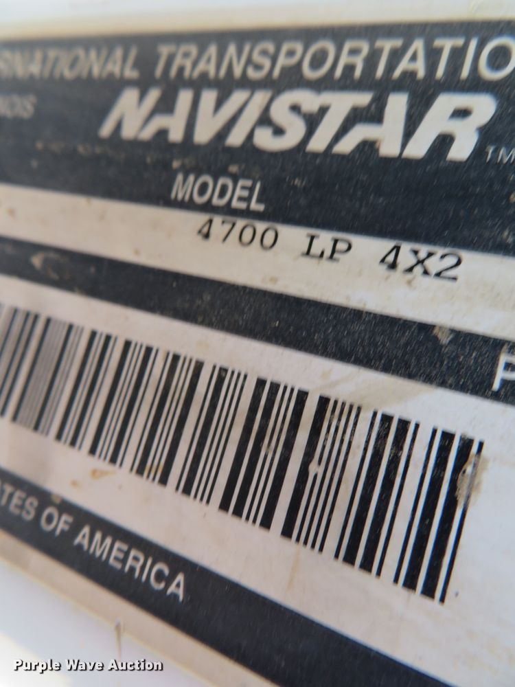 image for item DH0528 1998 International 4700  utility truck with crane