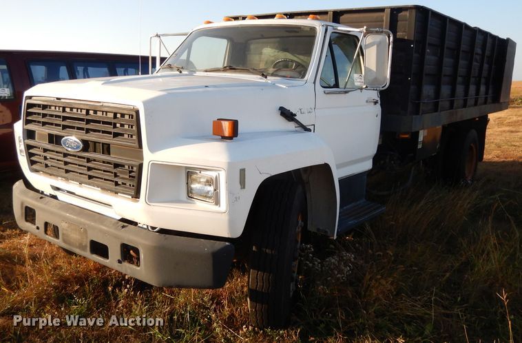 image for item DH3324 1991 Ford F600  scissor lift truck