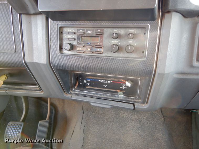 image for item DH3324 1991 Ford F600  scissor lift truck