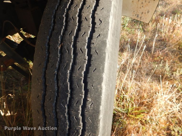 image for item DH3324 1991 Ford F600  scissor lift truck