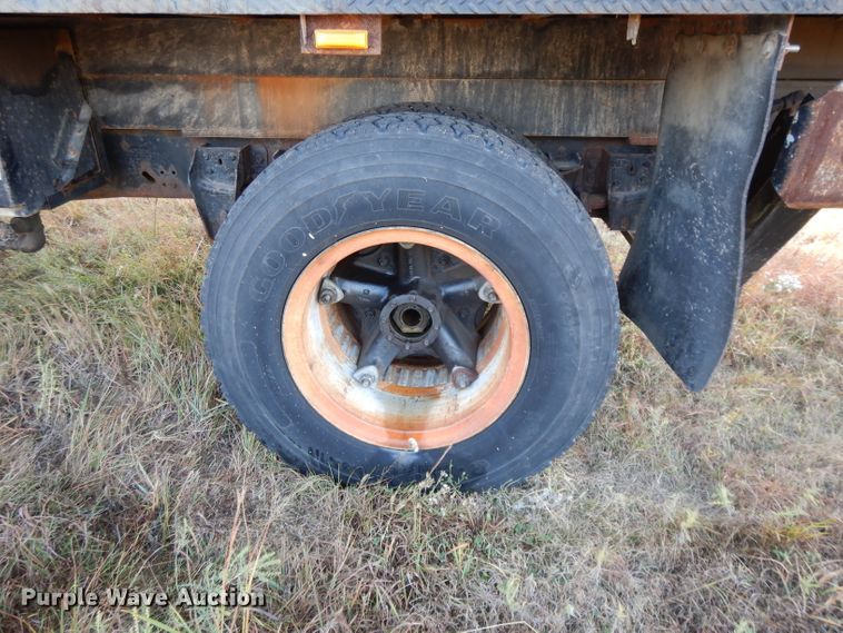 image for item DH3324 1991 Ford F600  scissor lift truck