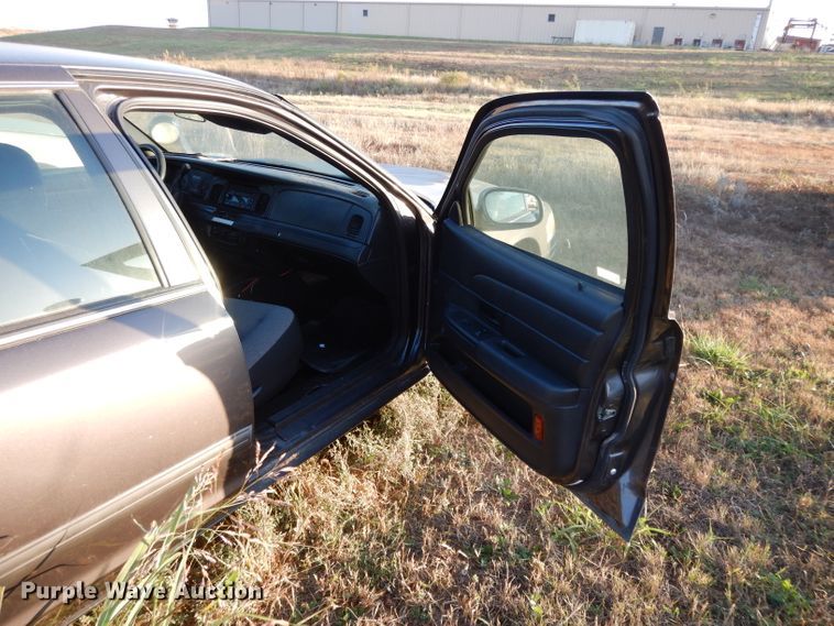 image for item DH3327 2009 Ford Crown Victoria Police Interceptor