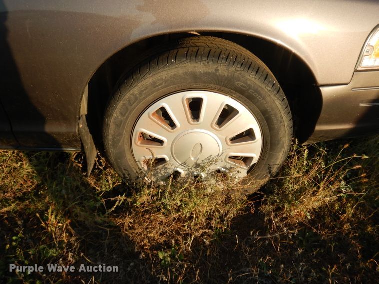 image for item DH3327 2009 Ford Crown Victoria Police Interceptor