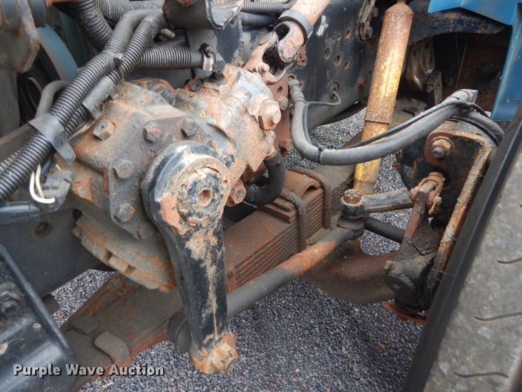 image for item DI1046 2001 International 4900  truck cab and chassis