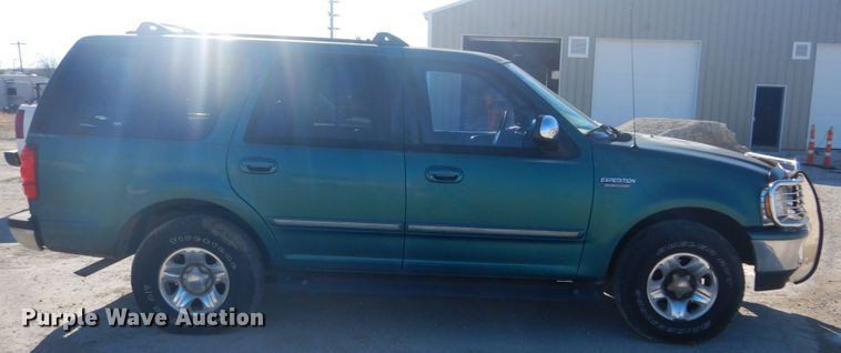 image for item DI1050 1997 Ford Expedition XLT  SUV