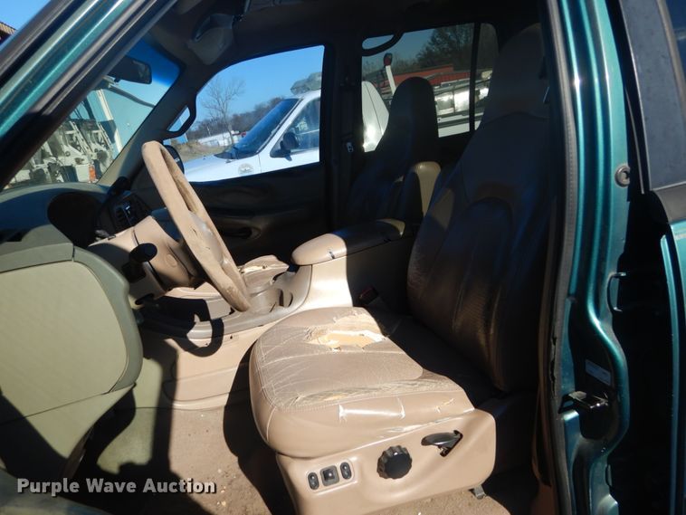image for item DI1050 1997 Ford Expedition XLT  SUV