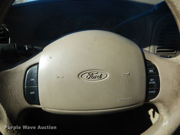 image for item DI1050 1997 Ford Expedition XLT  SUV