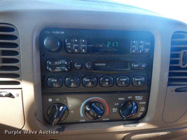 image for item DI1050 1997 Ford Expedition XLT  SUV