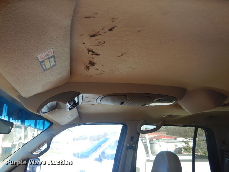 image for item DI1050 1997 Ford Expedition XLT  SUV