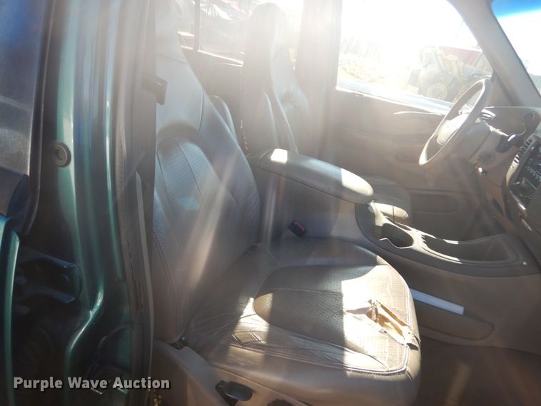 image for item DI1050 1997 Ford Expedition XLT  SUV