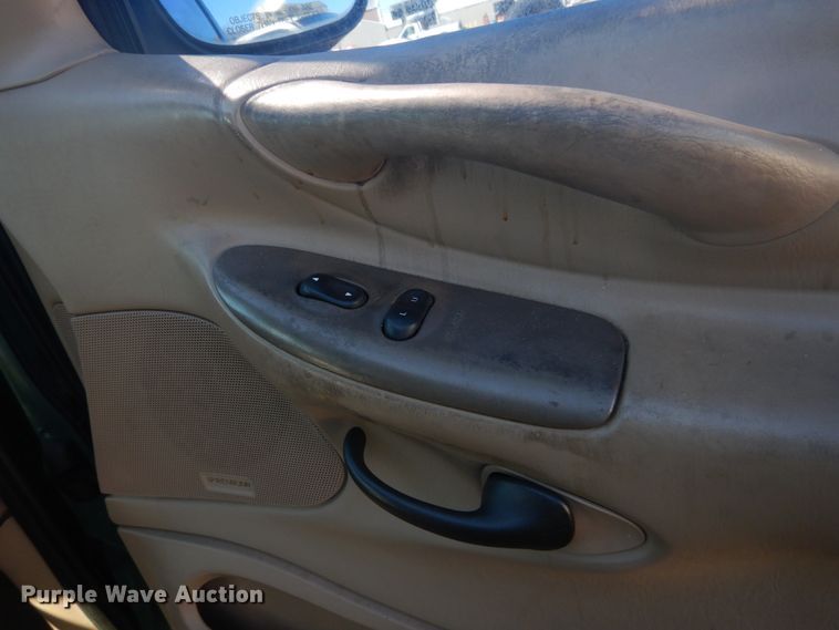 image for item DI1050 1997 Ford Expedition XLT  SUV